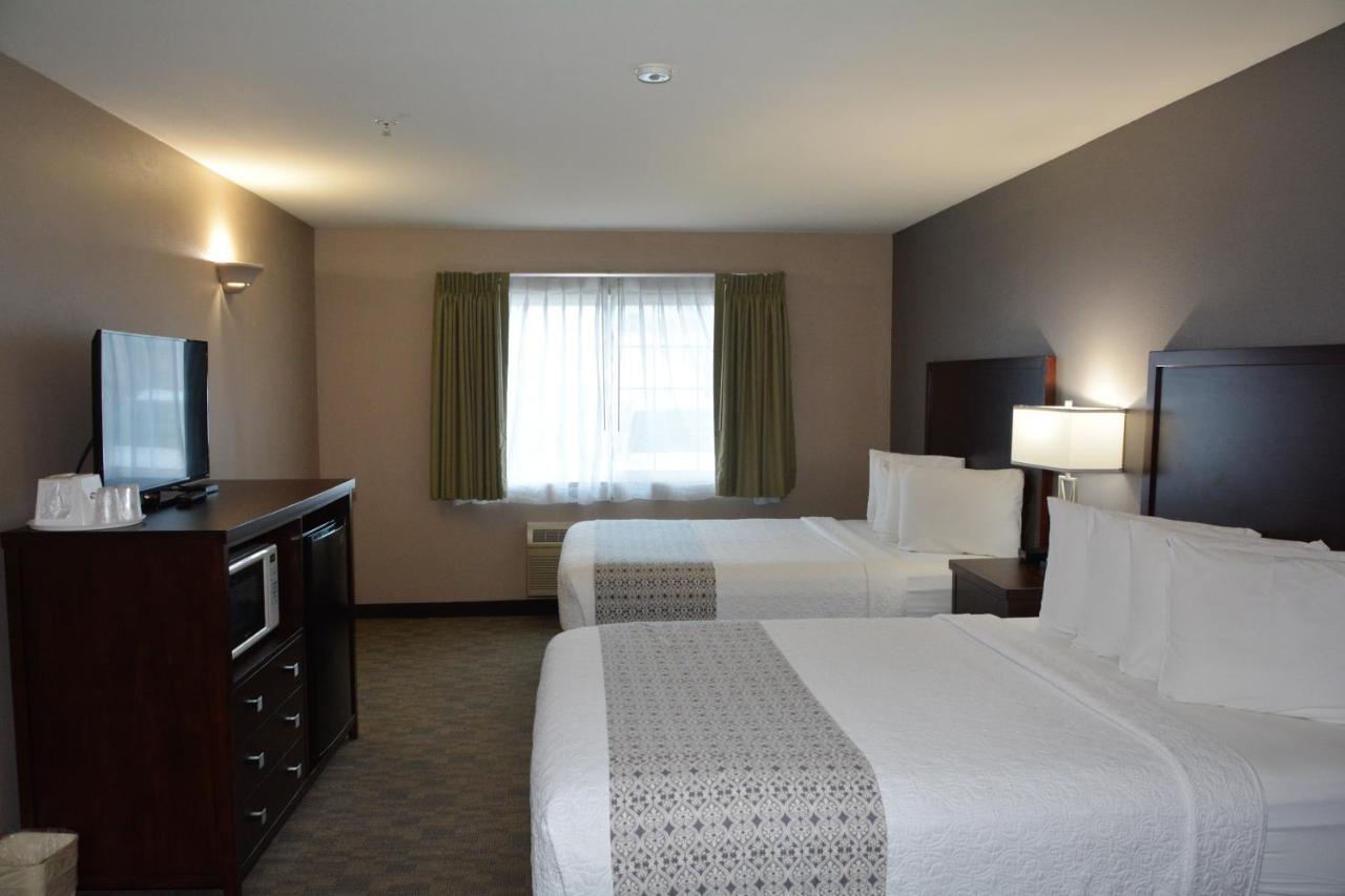 Fairbridge Inn & Suites Dupont Bagian luar foto