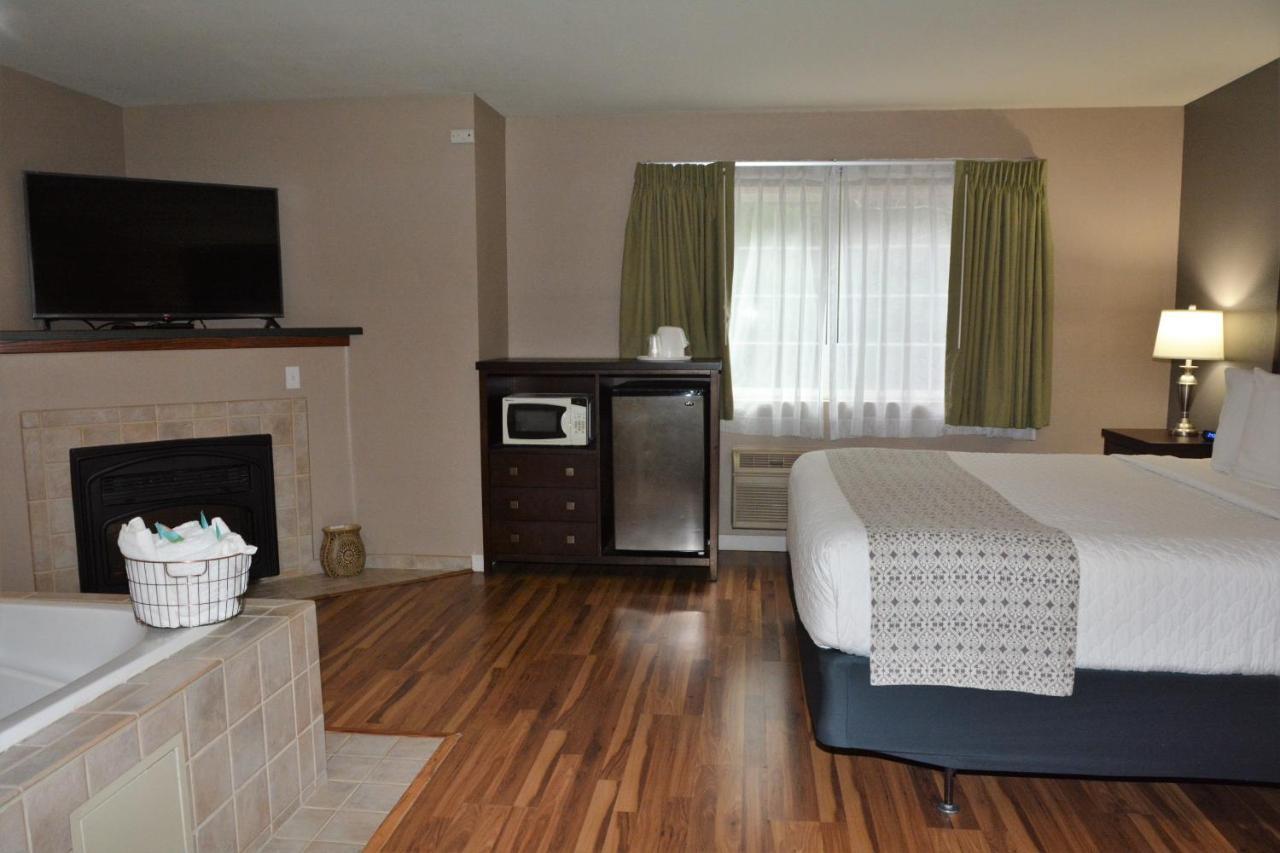 Fairbridge Inn & Suites Dupont Bagian luar foto